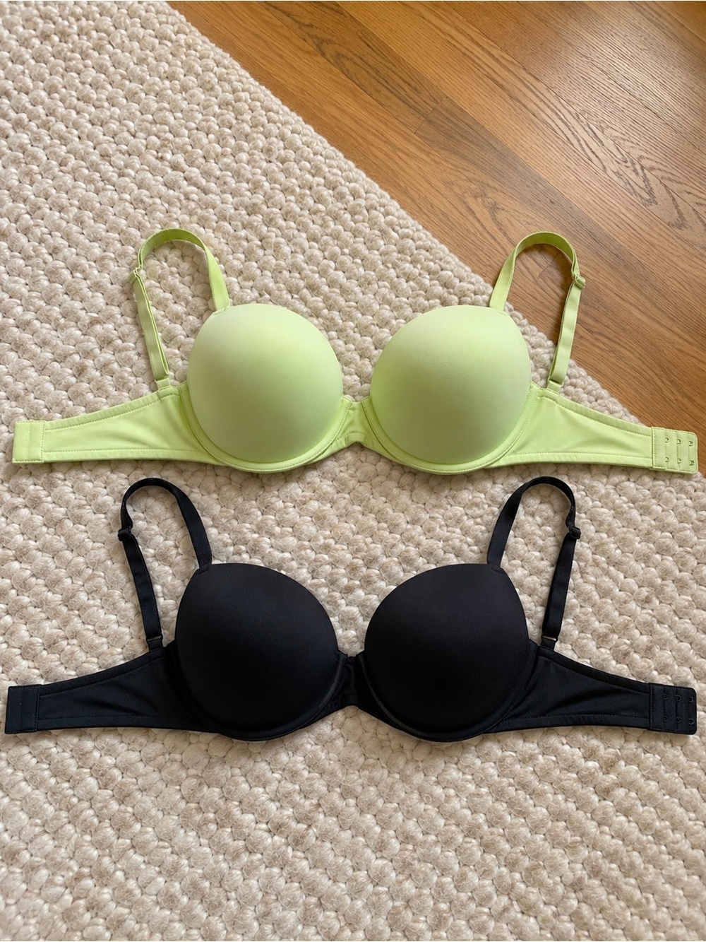 Victoria's Secret Lime Green and Black Smooth T-Shirt Bras Duo